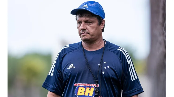Adilson Batista é demitido do comando do Cruzeiro