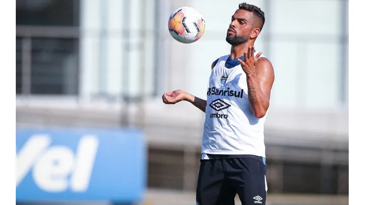 Renato deve poupar Maicon no Grêmio e "ousar" contra o São Luiz