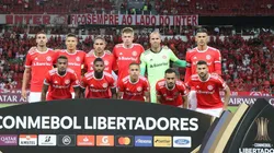 Zagueiro Bruno Fuchs é observado pelo Arsenal