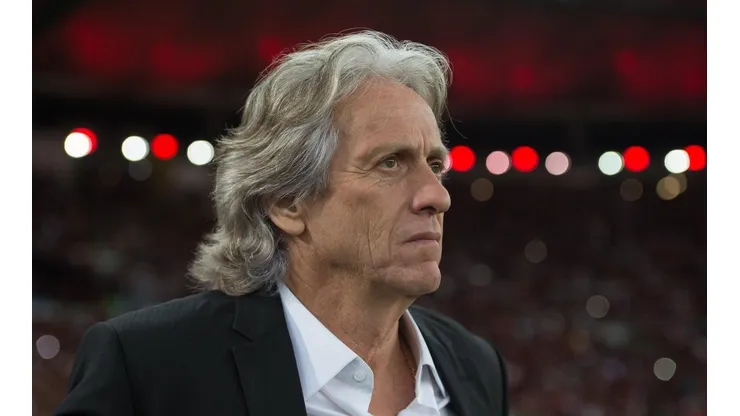 Jorge Jesus pede por um novo lateral-direito no Flamengo