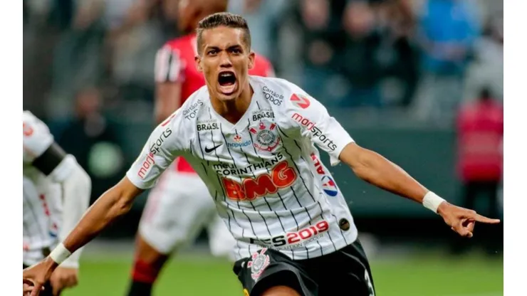 Benfica anuncia quanto Corinthians lucrará com venda de Pedrinho