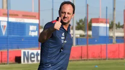 Rogério Ceni é surpreendido por jogador "sensação"