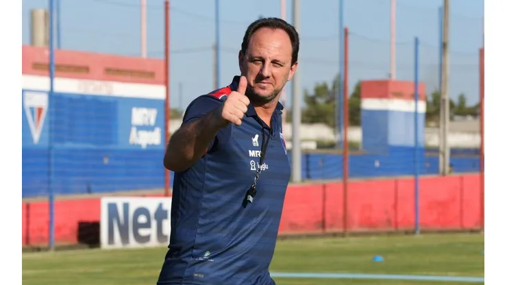 Rogério Ceni é surpreendido por jogador "sensação"