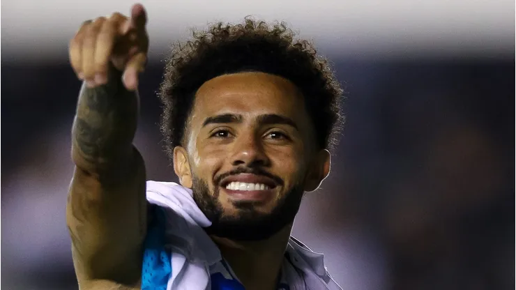 Zenit faz exigência para liberar Claudinho ao Flamengo