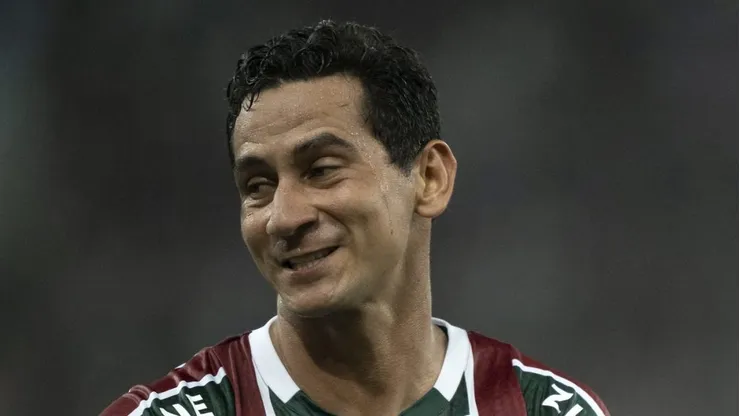 RJ - RIO DE JANEIRO - 09/04/2024 - COPA LIBERTADORES 2024, FLUMINENSE X COLO-COLO - Paulo Henrique Ganso jogador do Fluminense discute com Arturo Vidal jogador do Colo-Colo durante partida no estadio Maracana pelo campeonato Copa Libertadores 2024.