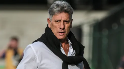 Renato Portaluppi, técnico do Grêmio, durante partida contra o Bragantino no estadio Couto Pereira pelo campeonato Brasileiro A 2024. Foto: Robson Mafra/AGIF