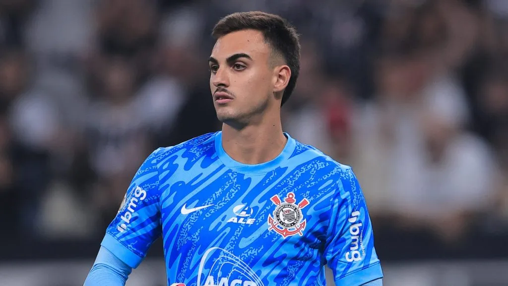 Matheus Donelli goleiro do Corinthians durante partida contra o Vitoria no estadio Arena Corinthians pelo campeonato Brasileiro A 2024. Foto: Ettore Chiereguini/AGIF