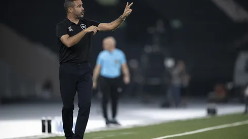 Artur Jorge tentará conseguir um triunfo fora de casa nesta quinta.