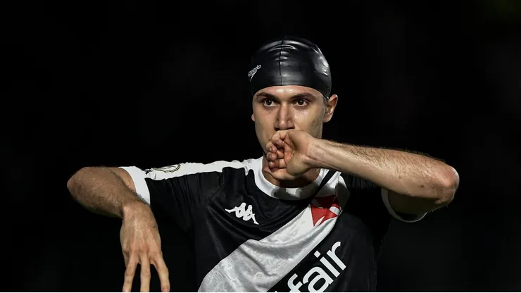 Lucas Piton em partida entre Vasco x Corinthians