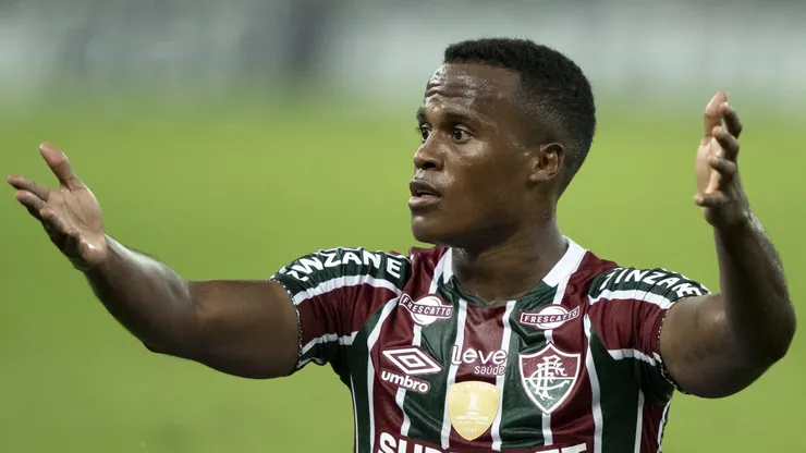 Fluminense se antecipa e fica próximo de acertar com substituto ideal de Arias