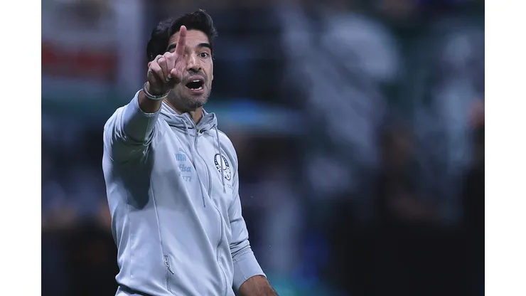 Abel Ferreira tem responsabilidade de defender vantagem alviverde.
