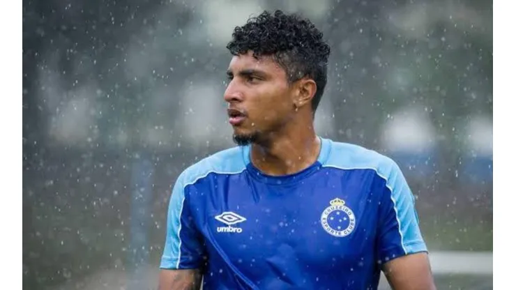 Provável vinda de Ederson muda planos de Tiago Nunes