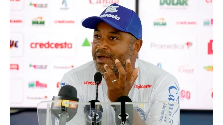 Roger mexe na formação para a Sul-Americana e terá 2 mudanças