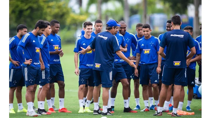 Adilson inova e prepara Cruzeiro "diferente do normal" para Copa do Brasil