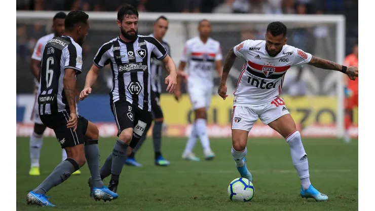 Daniel Alves sofre outro roubo / GettyImages