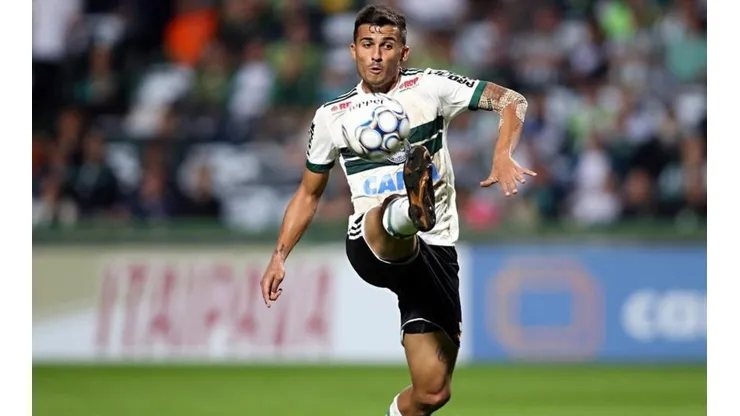 Coritiba é cobrado pelo Internacional por porcentagem da venda de Guilherme Parede
