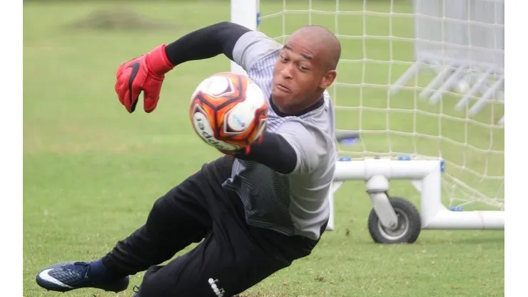 Vasco mira três reforços e define prioridade