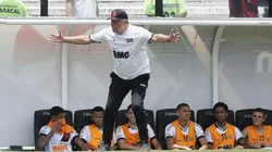 Abel fala sobre vitória do Vasco e revela ajuda ao garoto Talles Magno