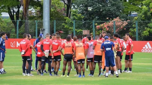 São Paulo prepara surpresa na escalação para desafiar Santo André