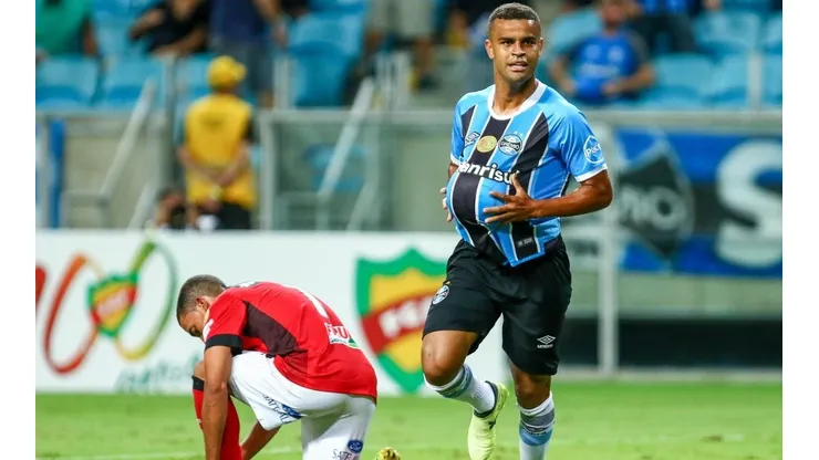 Alisson comemora 100 jogos pelo Grêmio