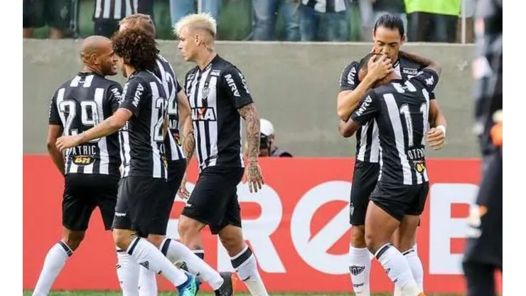 Atlético tenta a contratação do atacante Róger Guedes