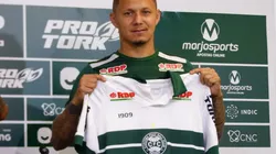 Patrick Vieira é apresentado e se diz pronto para estrear pelo Coritiba