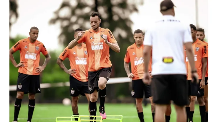 Galo sofre goleada na estreia pela Sula e torcida elege um culpado