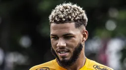 Nathan durante treino no CT Rei Pelé. Lateral volta ao Peixe. Foto: Bruno Santoni / Santos FC.