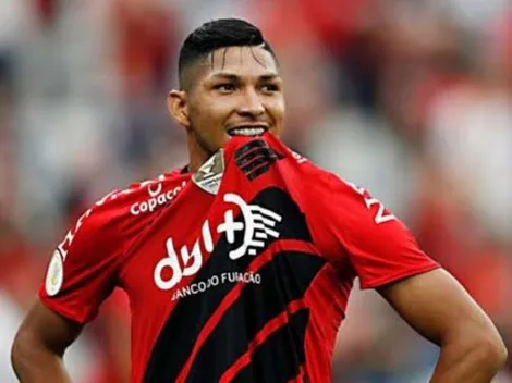 Torcida do Athletico cria movimento após clube reintegrar Rony