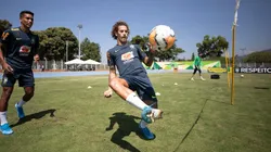 Jardine precisará fazer uma mudança na equipe que enfrenta o Uruguai