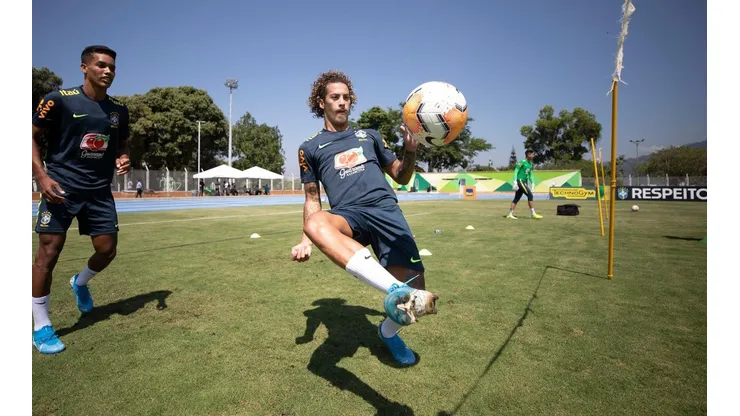Jardine precisará fazer uma mudança na equipe que enfrenta o Uruguai