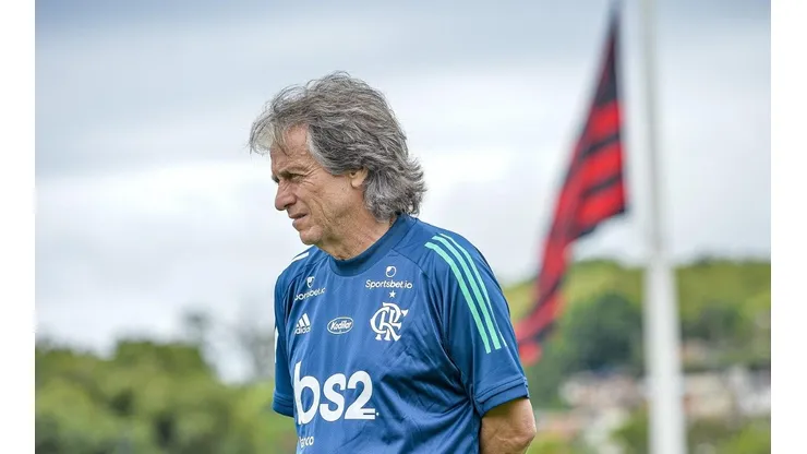 Jorge Jesus "revida" provocação de jogadores do Athletico