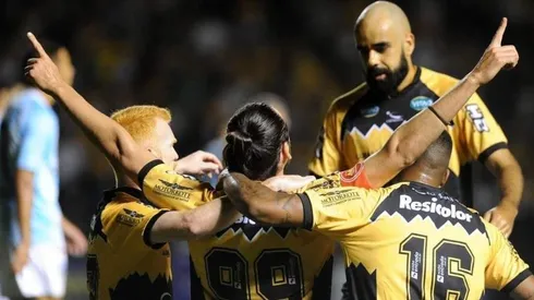 Cruzeiro acerta com meia