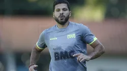 Vasco estuda "repatriar" 2 medalhões ao elenco