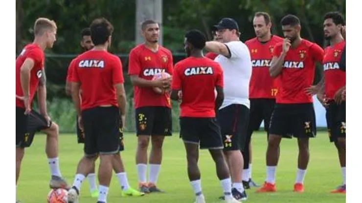Guto Ferreira esboça equipe para confronto contra o Retrô