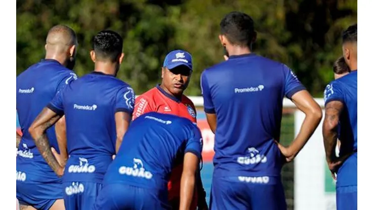 Roger relaciona sete atletas do time de aspirantes para Sul-Americana
