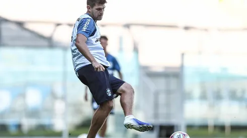 Kannemann: problema no pé esquerdo (Foto: Lucas Uebel/Grêmio/Divulgação)