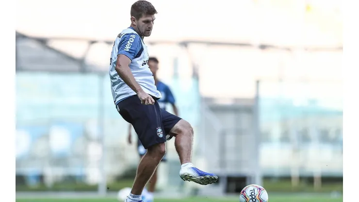 Kannemann: problema no pé esquerdo (Foto: Lucas Uebel/Grêmio/Divulgação)