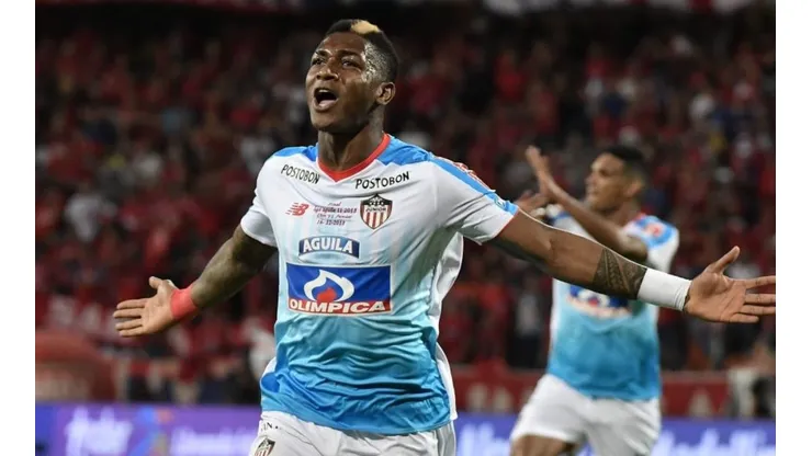 Corinthians encaminha contratação de Yony González