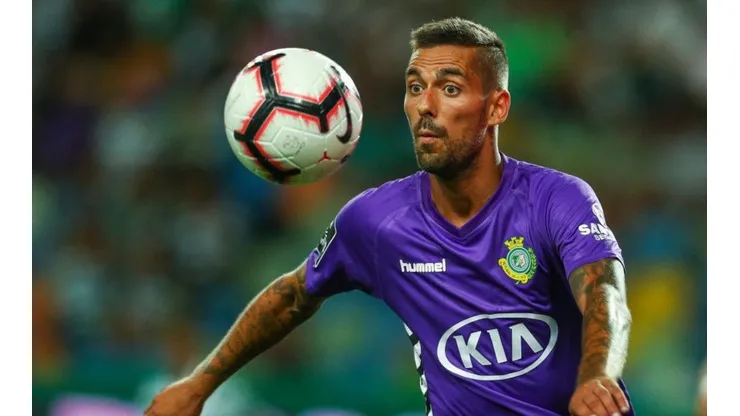 Santos almeja contratação de zagueiro português que joga na Bulgária