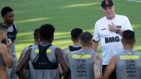 Abel modifica time para clássico contra o Botafogo