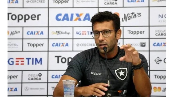 Valentim avalia atuação do Botafogo e analisa clássico contra o Vasco