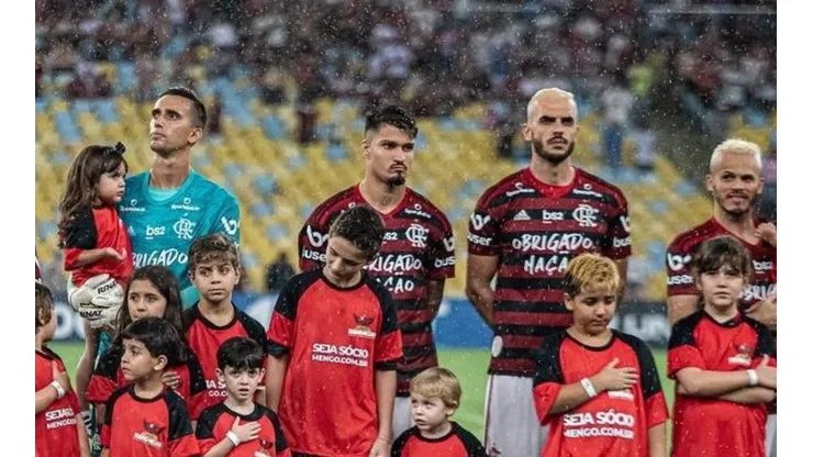 Tentando suprir carência na defesa, Atlético faz contato por jogador reserva do Flamengo