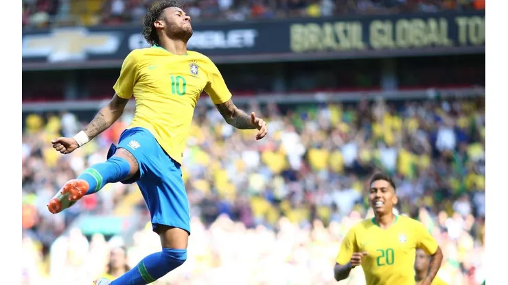 No Rio, Tite afirma: "Neymar está voltando a melhor forma dele"