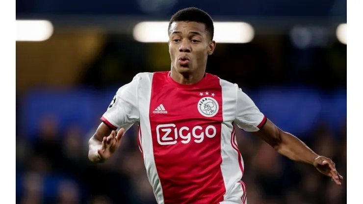David Neres "salva" negociação do Ajax por Antony