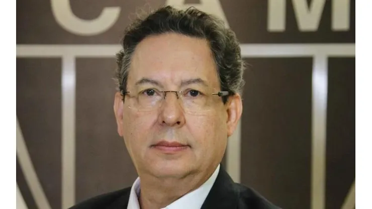Dirigente do Atlético diz que clube estuda rescisão de contrato com atacante
