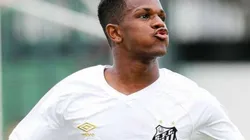 Garoto de 16 anos pode ser o jogador mais novo a estrear pelo Santos