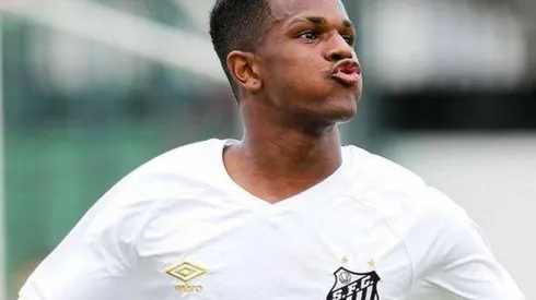 Garoto de 16 anos pode ser o jogador mais novo a estrear pelo Santos