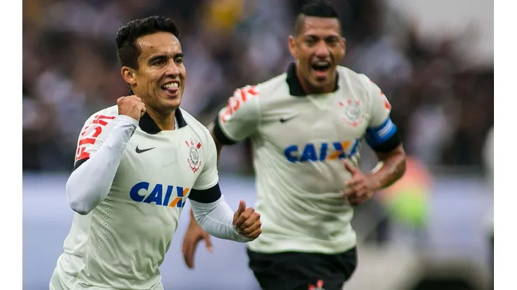 Jadson se despede e empresário revela data para definir futuro do atleta