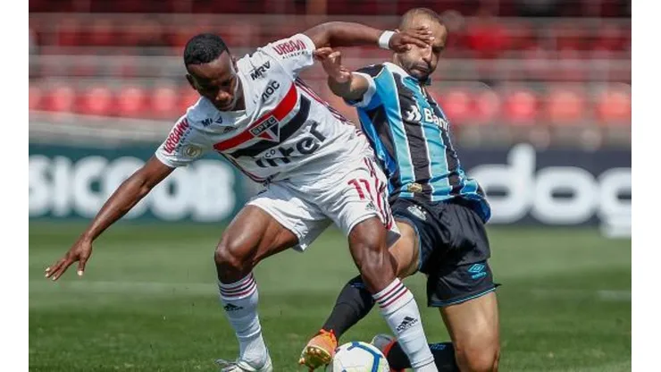 Helinho será desfalque e Diniz tem três alternativas para o jovem no São Paulo